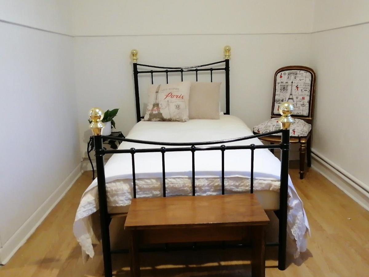 Villa La Petite Maison des Artiste à Saint-Sulpice-les-Feuilles Extérieur photo