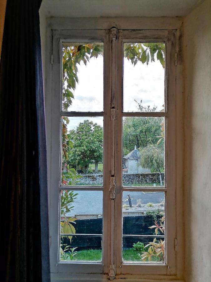 Villa La Petite Maison des Artiste à Saint-Sulpice-les-Feuilles Extérieur photo